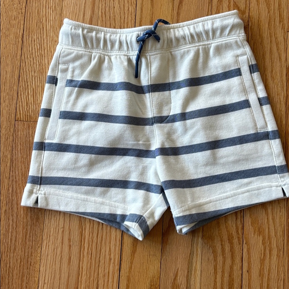 NWOT Vineyard Vines Little Drawstring Shorts in Creamy White and Navy Size 5